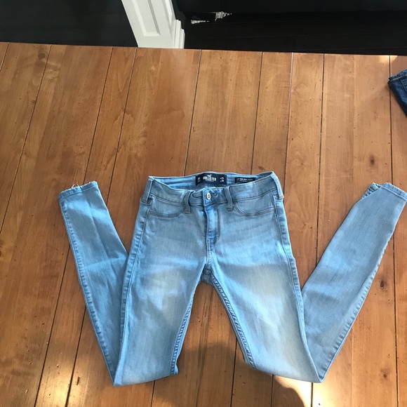 Selling a 3 bundle of Hollister Jeans. - Picture 3 of 10
